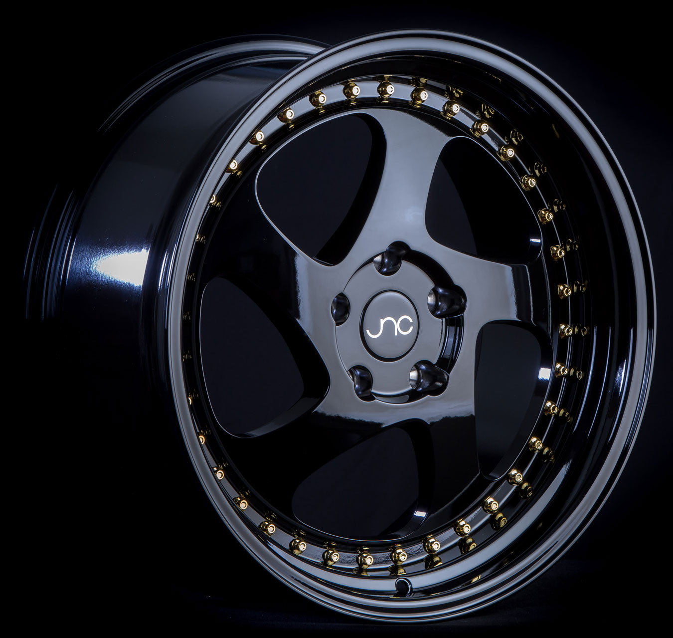 JNC-JNC034-Gloss-Black-Gold-Rivets-Black-17x8-73.1-wheels-rims-felger-Felghuset